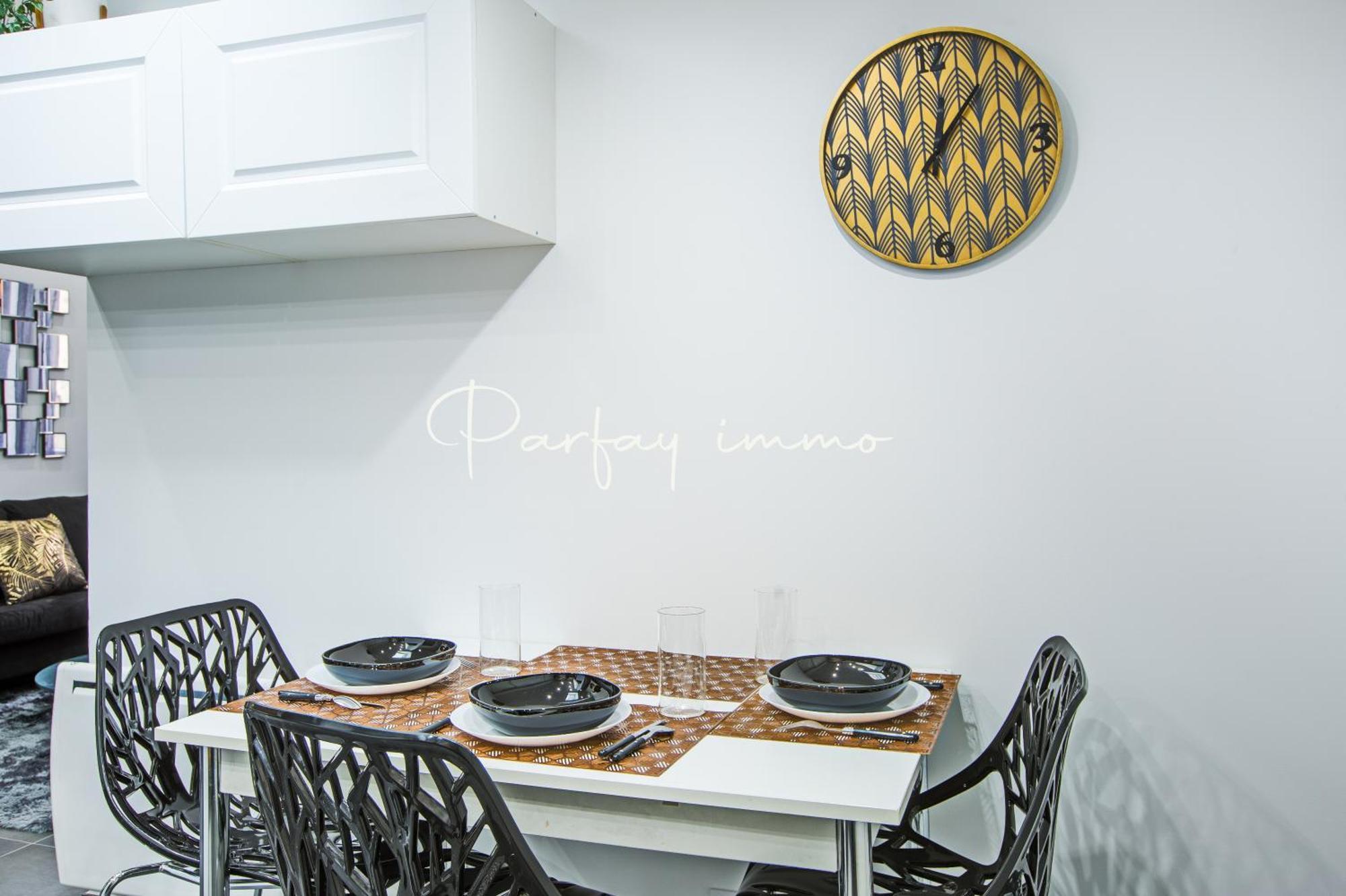 Appartement Agreable Et Moderne 2 Pieces ~ Confort Et Design *